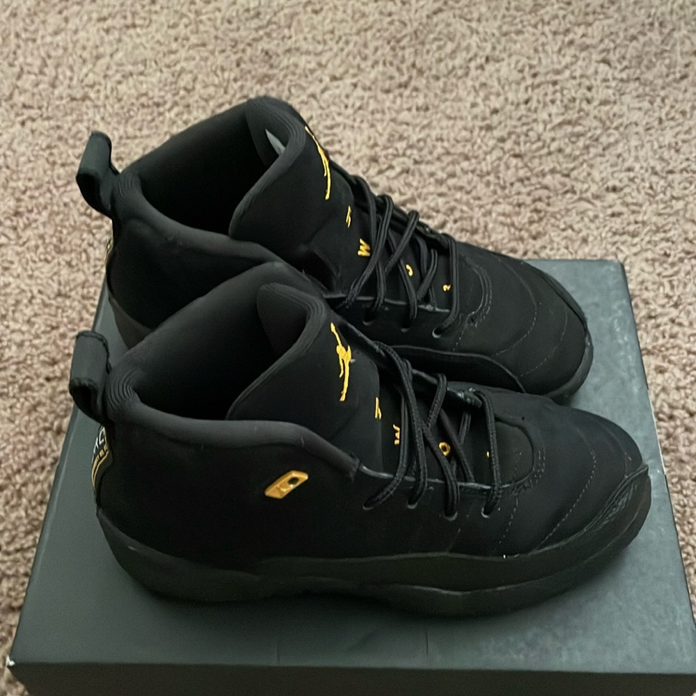 Jordan 12 retro size 13c